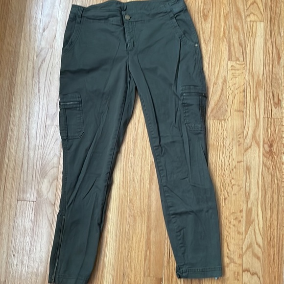 ATHLETA ORGANIC COTTON JASPER GREEN ZIPPER ANKLE CARGO PANTS 8 349782 A15 - Picture 2 of 7